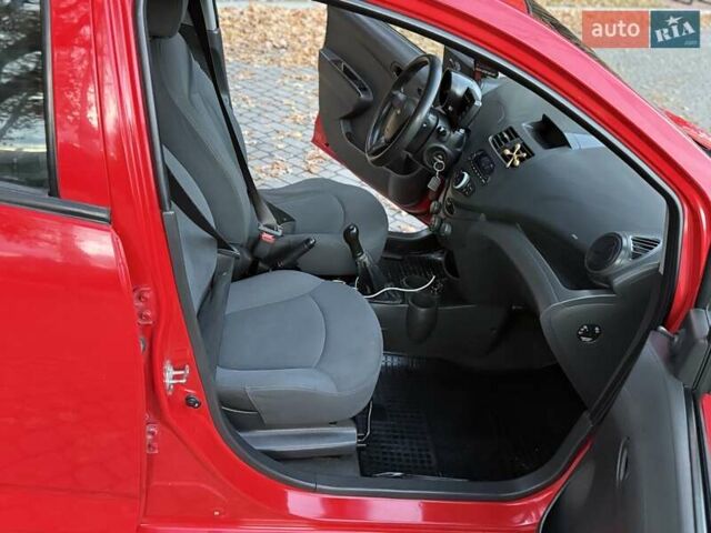Шевроле Спарк 2011 у Львові на Automoto.ua Червоний Шевроле Спарк, об'ємом двигуна 1 л та пробігом 232 тис. км за 3350 $, фото 44 на Automoto.ua