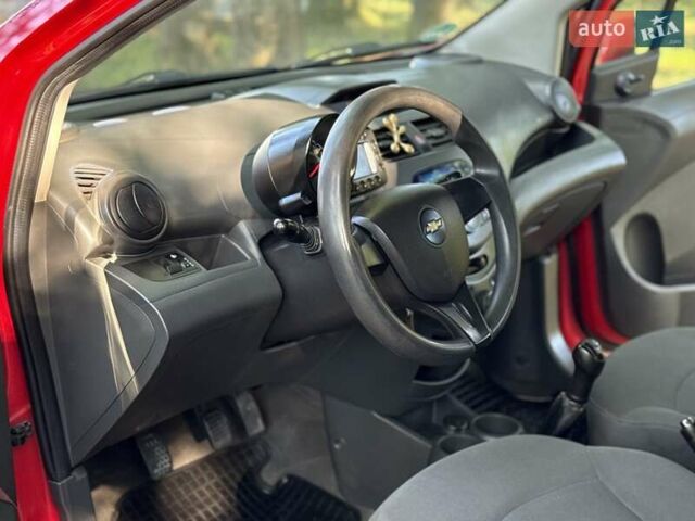 Красный Шевроле Спарк, объемом двигателя 1 л и пробегом 230 тыс. км за 3300 $, фото 25 на Automoto.ua