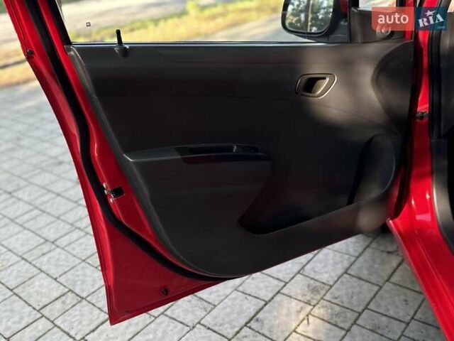 Красный Шевроле Спарк, объемом двигателя 1 л и пробегом 230 тыс. км за 3300 $, фото 23 на Automoto.ua