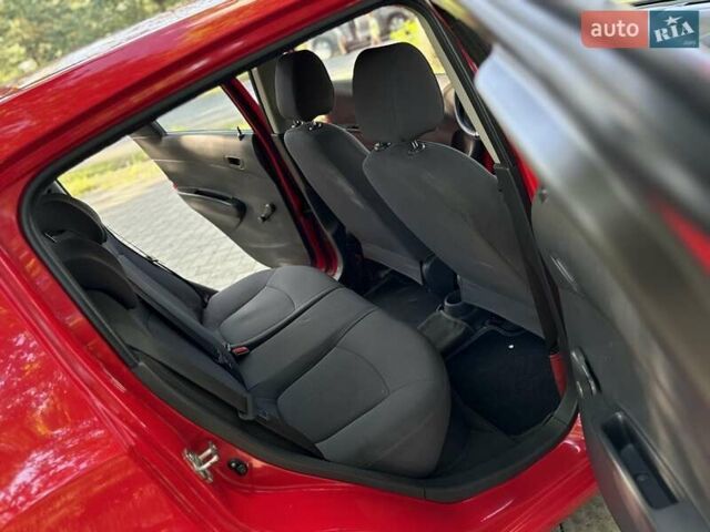 Красный Шевроле Спарк, объемом двигателя 1 л и пробегом 230 тыс. км за 3300 $, фото 41 на Automoto.ua