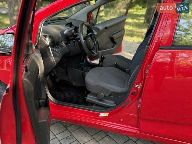 Красный Шевроле Спарк, объемом двигателя 1 л и пробегом 230 тыс. км за 3300 $, фото 27 на Automoto.ua