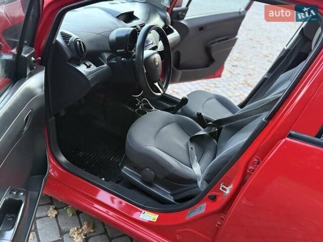 Шевроле Спарк 2011 у Львові на Automoto.ua Червоний Шевроле Спарк, об'ємом двигуна 1 л та пробігом 232 тис. км за 3350 $, фото 37 на Automoto.ua