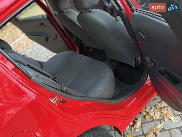 Красный Шевроле Спарк, объемом двигателя 1 л и пробегом 232 тыс. км за 3900 $, фото 53 на Automoto.ua