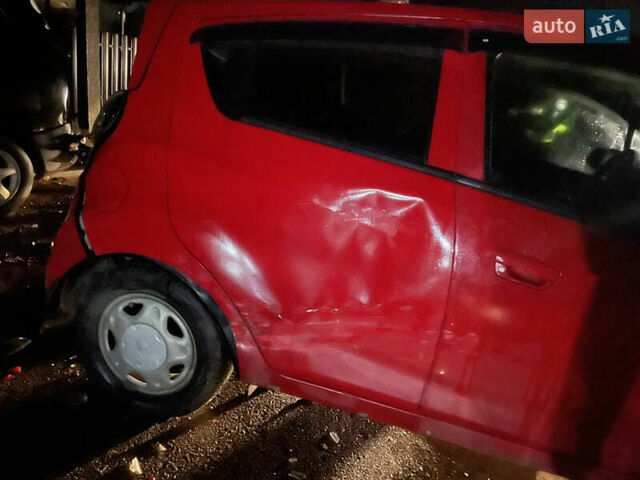 Красный Шевроле Спарк, объемом двигателя 1 л и пробегом 134 тыс. км за 2000 $, фото 2 на Automoto.ua