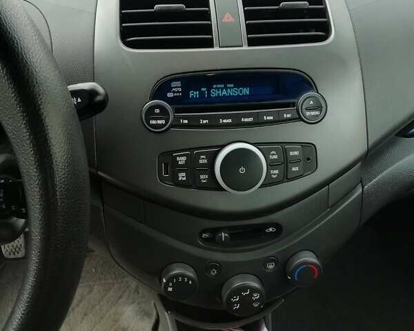 Червоний Шевроле Спарк, об'ємом двигуна 0.99 л та пробігом 126 тис. км за 5100 $, фото 23 на Automoto.ua