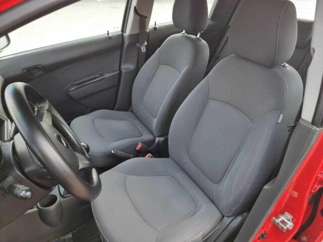 Червоний Шевроле Спарк, об'ємом двигуна 1 л та пробігом 178 тис. км за 4299 $, фото 4 на Automoto.ua