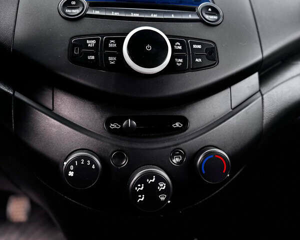 Шевроле Спарк, об'ємом двигуна 1 л та пробігом 143 тис. км за 3999 $, фото 16 на Automoto.ua
