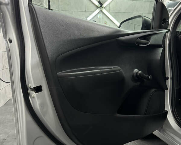 Шевроле Спарк, объемом двигателя 1.4 л и пробегом 88 тыс. км за 7000 $, фото 7 на Automoto.ua