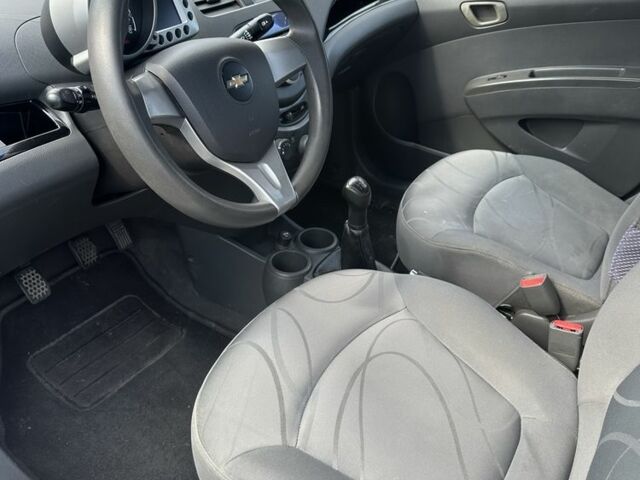 Серый Шевроле Спарк, объемом двигателя 1 л и пробегом 100 тыс. км за 4899 $, фото 4 на Automoto.ua