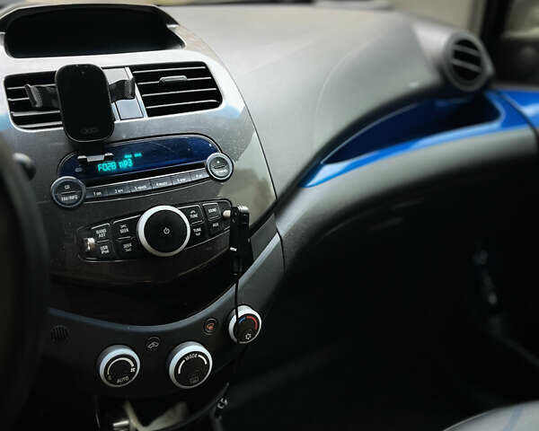 Серый Шевроле Спарк, объемом двигателя 1.21 л и пробегом 200 тыс. км за 4505 $, фото 6 на Automoto.ua