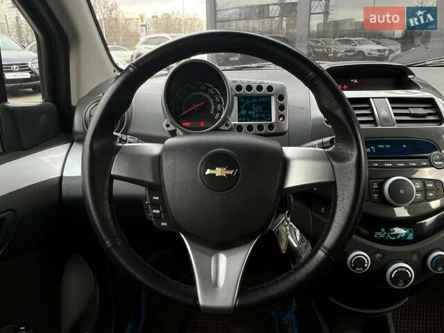 Сірий Шевроле Спарк, об'ємом двигуна 1.21 л та пробігом 93 тис. км за 6790 $, фото 14 на Automoto.ua