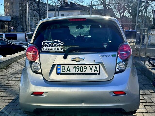 Серый Шевроле Спарк, объемом двигателя 19 л и пробегом 97 тыс. км за 6800 $, фото 5 на Automoto.ua