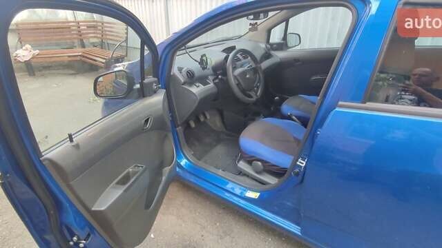 Синий Шевроле Спарк, объемом двигателя 1 л и пробегом 173 тыс. км за 3650 $, фото 6 на Automoto.ua