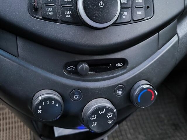 Синій Шевроле Спарк, об'ємом двигуна 1 л та пробігом 206 тис. км за 5200 $, фото 8 на Automoto.ua