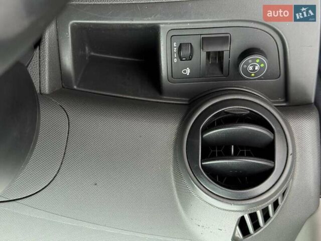 Синий Шевроле Спарк, объемом двигателя 1 л и пробегом 152 тыс. км за 5400 $, фото 15 на Automoto.ua