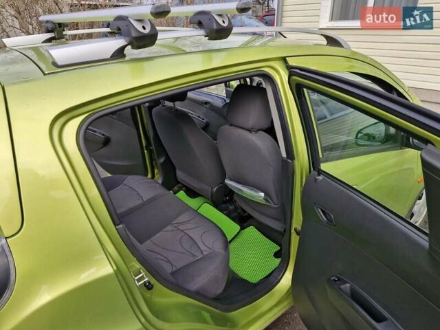 Зеленый Шевроле Спарк, объемом двигателя 1.21 л и пробегом 137 тыс. км за 4800 $, фото 4 на Automoto.ua
