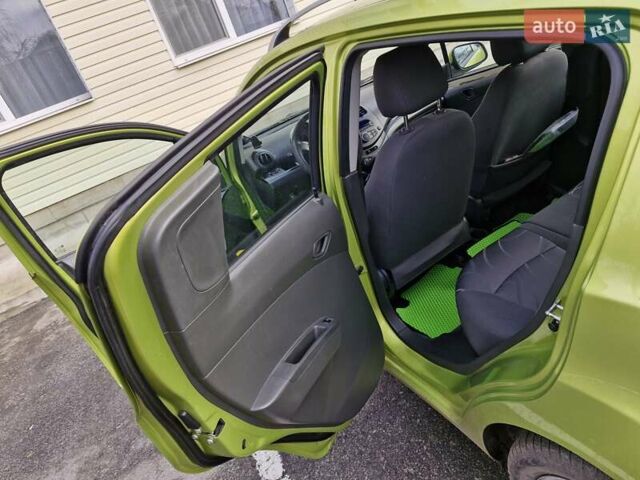 Зеленый Шевроле Спарк, объемом двигателя 1.21 л и пробегом 137 тыс. км за 4800 $, фото 3 на Automoto.ua