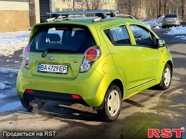 Зеленый Шевроле Спарк, объемом двигателя 1.2 л и пробегом 1380 тыс. км за 4500 $, фото 5 на Automoto.ua