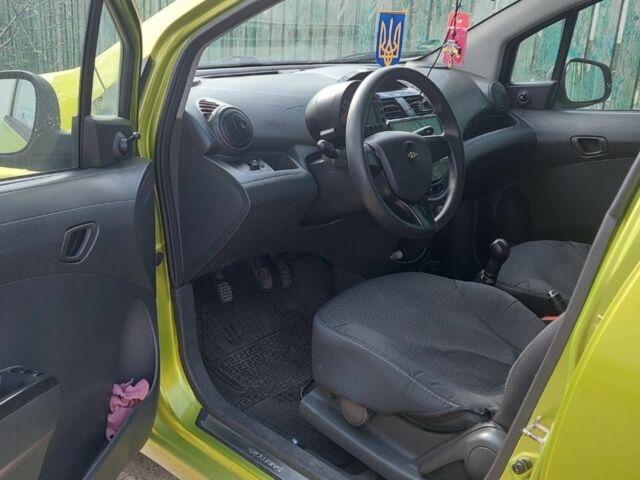 Зеленый Шевроле Спарк, объемом двигателя 1 л и пробегом 135 тыс. км за 3000 $, фото 2 на Automoto.ua