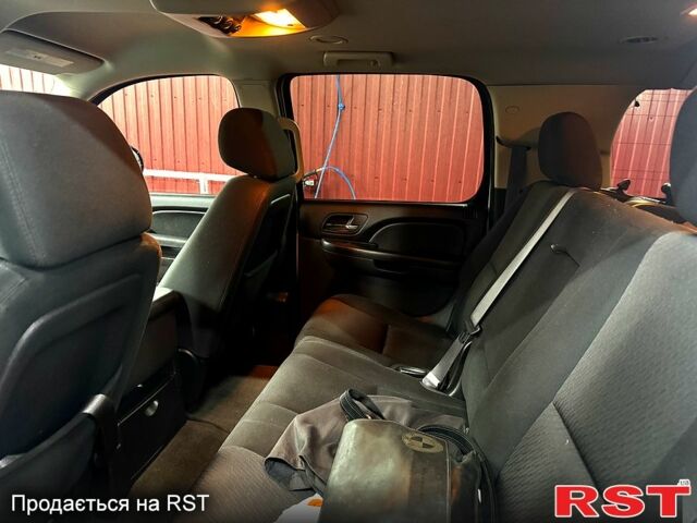 Шевроле Субурбан 2011 у Рівному на Automoto.ua Білий Шевроле Субурбан, об'ємом двигуна 5.3 л та пробігом 190 тис. км за 21000 $, фото 10 на Automoto.ua