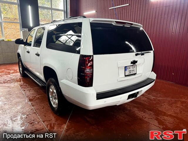 Шевроле Субурбан 2011 у Рівному на Automoto.ua Білий Шевроле Субурбан, об'ємом двигуна 5.3 л та пробігом 190 тис. км за 21000 $, фото 6 на Automoto.ua