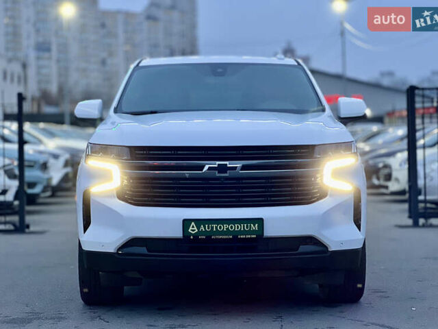 Белый Шевроле Субурбан, объемом двигателя 3 л и пробегом 79 тыс. км за 65999 $, фото 2 на Automoto.ua