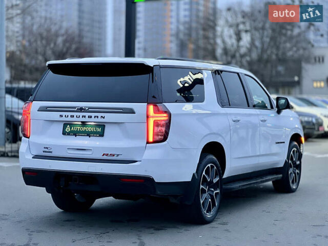 Белый Шевроле Субурбан, объемом двигателя 3 л и пробегом 79 тыс. км за 65999 $, фото 6 на Automoto.ua