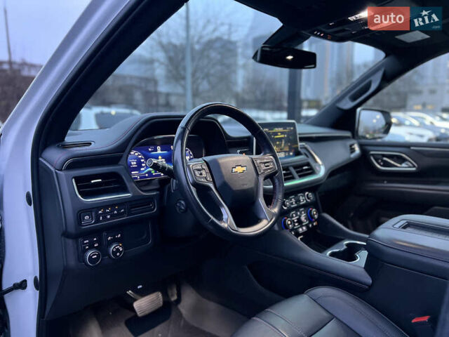 Белый Шевроле Субурбан, объемом двигателя 3 л и пробегом 79 тыс. км за 65999 $, фото 19 на Automoto.ua