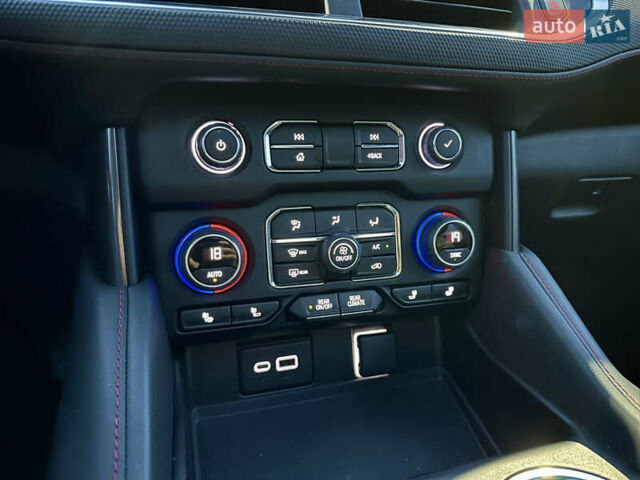 Белый Шевроле Субурбан, объемом двигателя 3 л и пробегом 79 тыс. км за 65999 $, фото 45 на Automoto.ua