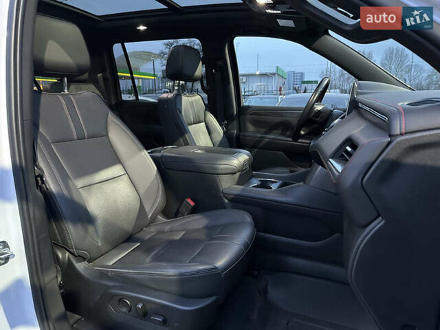 Белый Шевроле Субурбан, объемом двигателя 3 л и пробегом 79 тыс. км за 65999 $, фото 38 на Automoto.ua