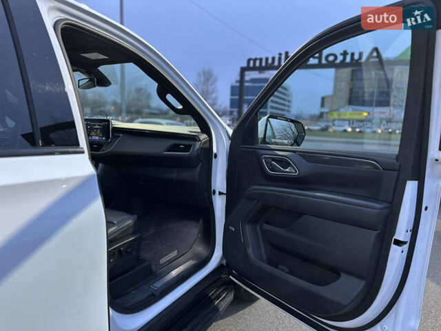 Белый Шевроле Субурбан, объемом двигателя 3 л и пробегом 79 тыс. км за 65999 $, фото 36 на Automoto.ua