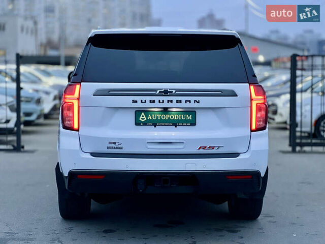 Белый Шевроле Субурбан, объемом двигателя 3 л и пробегом 79 тыс. км за 65999 $, фото 5 на Automoto.ua