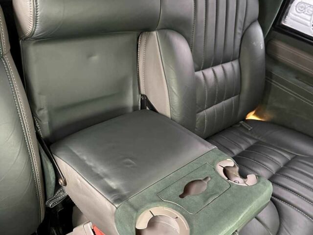 Черный Шевроле Субурбан, объемом двигателя 7.5 л и пробегом 565 тыс. км за 12000 $, фото 5 на Automoto.ua