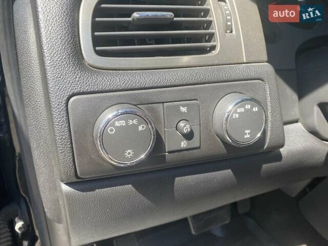 Чорний Шевроле Субурбан, об'ємом двигуна 5.3 л та пробігом 230 тис. км за 16500 $, фото 16 на Automoto.ua