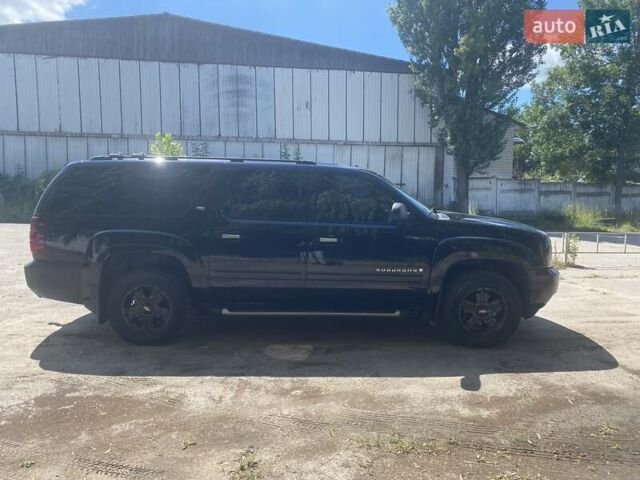 Чорний Шевроле Субурбан, об'ємом двигуна 5.3 л та пробігом 230 тис. км за 16500 $, фото 4 на Automoto.ua