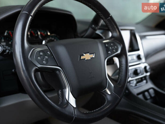 Черный Шевроле Субурбан, объемом двигателя 5.33 л и пробегом 153 тыс. км за 33000 $, фото 18 на Automoto.ua