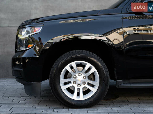 Черный Шевроле Субурбан, объемом двигателя 5.33 л и пробегом 153 тыс. км за 33000 $, фото 5 на Automoto.ua