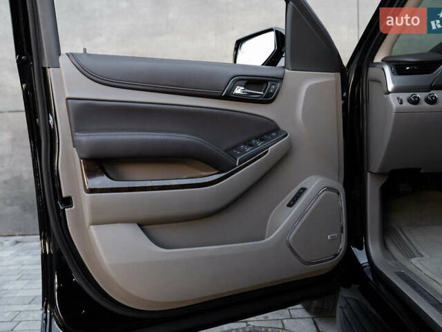 Черный Шевроле Субурбан, объемом двигателя 5.33 л и пробегом 153 тыс. км за 33000 $, фото 14 на Automoto.ua