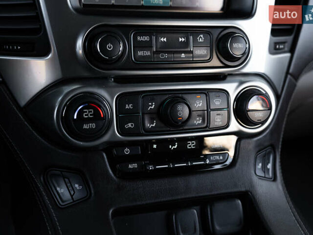 Черный Шевроле Субурбан, объемом двигателя 5.33 л и пробегом 153 тыс. км за 33000 $, фото 20 на Automoto.ua