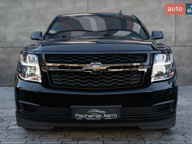 Черный Шевроле Субурбан, объемом двигателя 5.33 л и пробегом 153 тыс. км за 33000 $, фото 1 на Automoto.ua