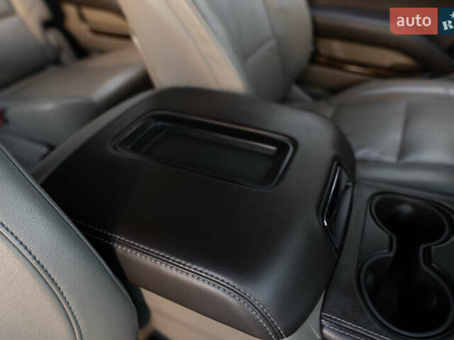 Черный Шевроле Субурбан, объемом двигателя 5.33 л и пробегом 153 тыс. км за 33000 $, фото 34 на Automoto.ua