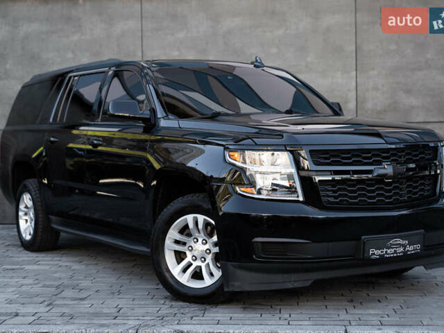 Черный Шевроле Субурбан, объемом двигателя 5.33 л и пробегом 153 тыс. км за 33000 $, фото 6 на Automoto.ua