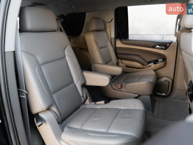 Черный Шевроле Субурбан, объемом двигателя 5.33 л и пробегом 153 тыс. км за 33000 $, фото 29 на Automoto.ua