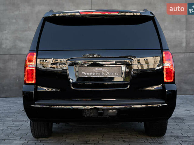 Черный Шевроле Субурбан, объемом двигателя 5.33 л и пробегом 153 тыс. км за 33000 $, фото 9 на Automoto.ua