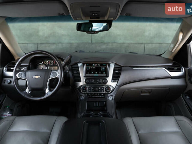 Черный Шевроле Субурбан, объемом двигателя 5.33 л и пробегом 153 тыс. км за 33000 $, фото 11 на Automoto.ua