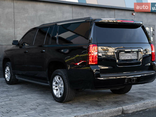 Черный Шевроле Субурбан, объемом двигателя 5.33 л и пробегом 153 тыс. км за 33000 $, фото 10 на Automoto.ua