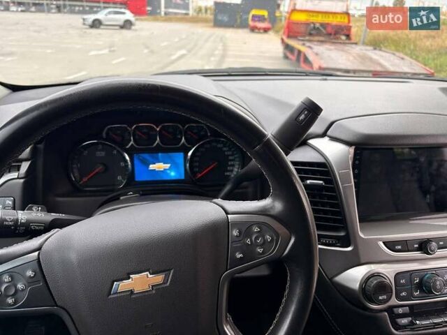 Шевроле Субурбан 2016 в Киеве на Automoto.ua Черный Шевроле Субурбан, объемом двигателя 5.3 л и пробегом 140 тыс. км за 50000 $, фото 12 на Automoto.ua