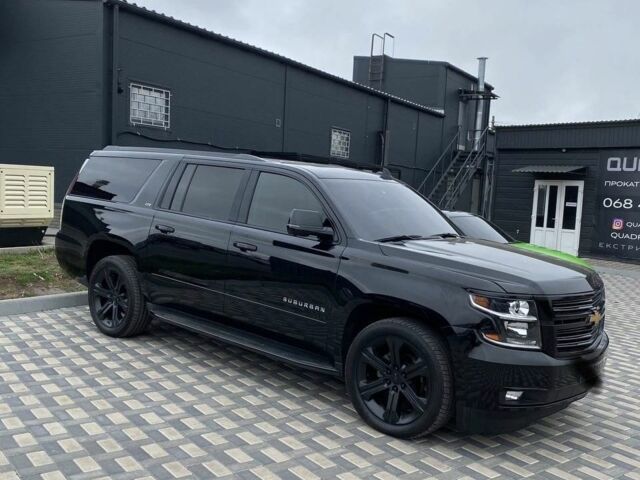 Черный Шевроле Субурбан, объемом двигателя 5.3 л и пробегом 198 тыс. км за 32000 $, фото 2 на Automoto.ua