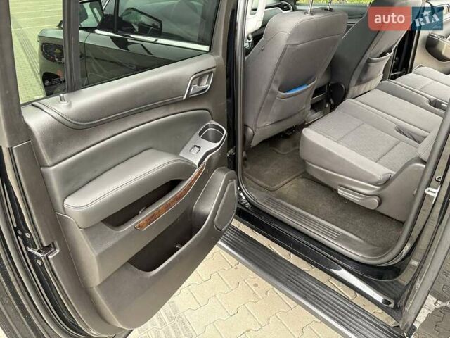 Шевроле Субурбан 2016 в Киеве на Automoto.ua Черный Шевроле Субурбан, объемом двигателя 5.3 л и пробегом 140 тыс. км за 50000 $, фото 23 на Automoto.ua