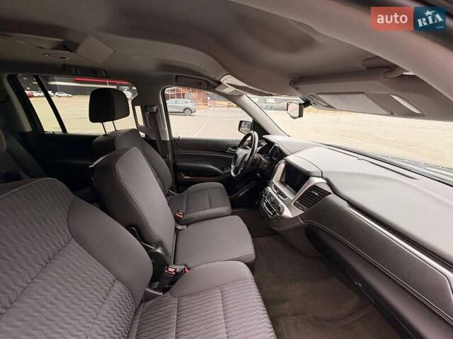 Шевроле Субурбан 2016 в Киеве на Automoto.ua Черный Шевроле Субурбан, объемом двигателя 5.3 л и пробегом 140 тыс. км за 50000 $, фото 20 на Automoto.ua